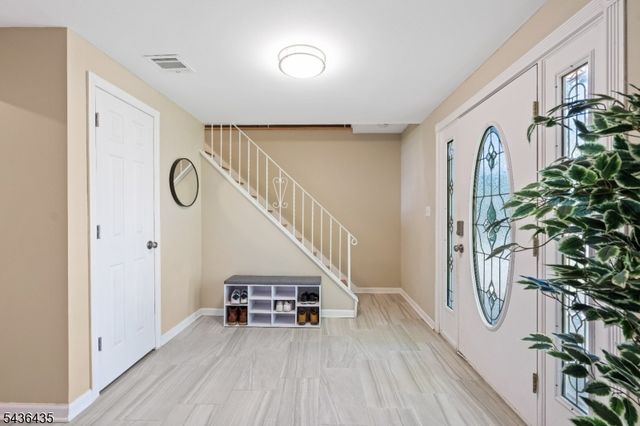 101 Pocono Trl, Hopatcong Boro, NJ 07843