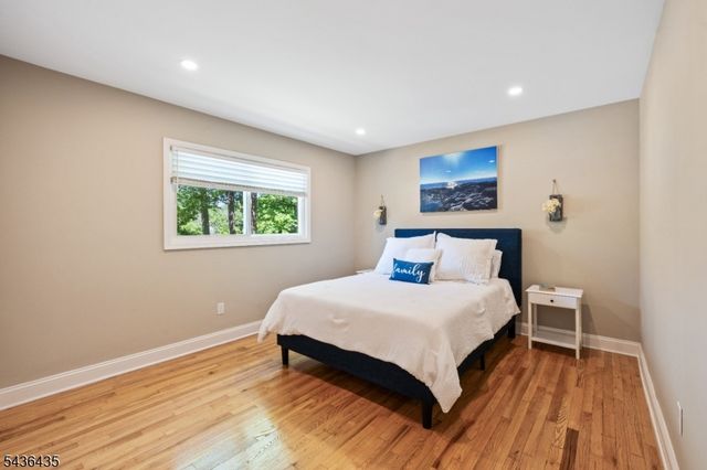 101 Pocono Trl, Hopatcong Boro, NJ 07843