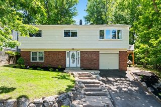 101 Pocono Trl, Hopatcong Boro, NJ 07843