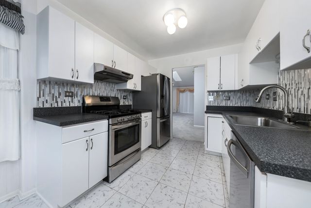 2319 Chasewood Drive, Downers Grove, IL 60515