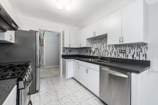 2319 Chasewood Drive, Downers Grove, IL 60515