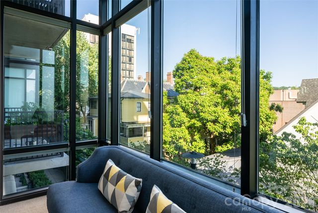 60 N Market Street, Asheville, NC 28801