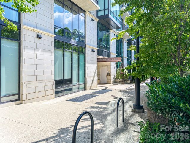 60 N Market Street, Asheville, NC 28801