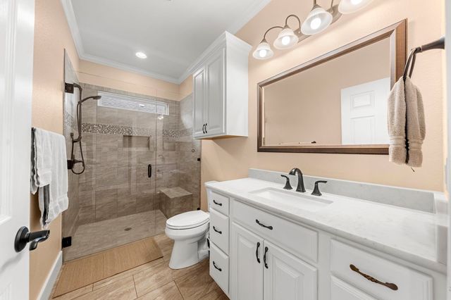 2009 Athens Ave, Kerrville, TX 78028