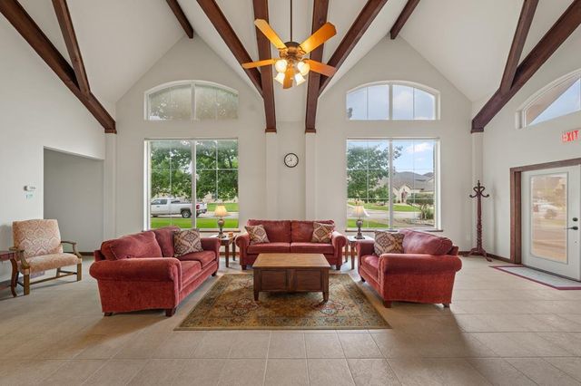 2009 Athens Ave, Kerrville, TX 78028