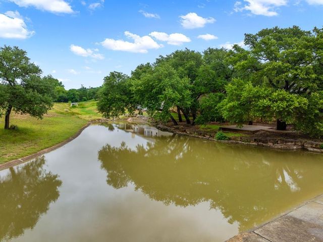 2009 Athens Ave, Kerrville, TX 78028