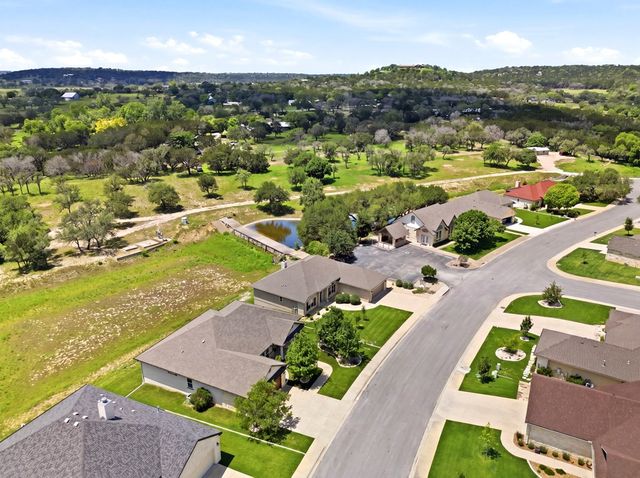2009 Athens Ave, Kerrville, TX 78028