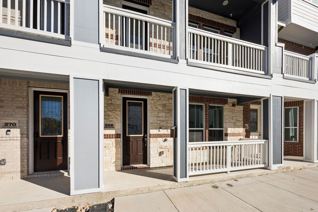 262 Harris Street, Lewisville, TX 75057
