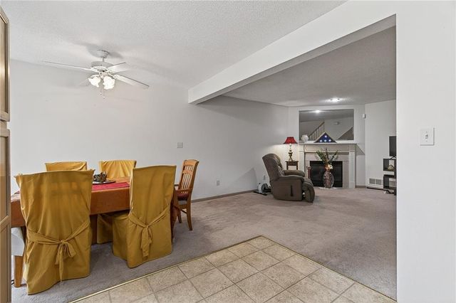 1325 SE Lexington Avenue 134C, Lee's Summit, MO 64081