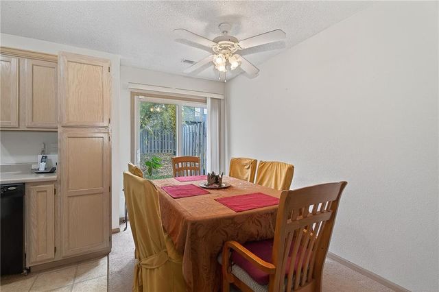 1325 SE Lexington Avenue 134C, Lee's Summit, MO 64081