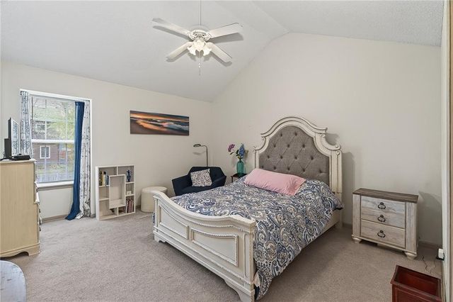 1325 SE Lexington Avenue 134C, Lee's Summit, MO 64081