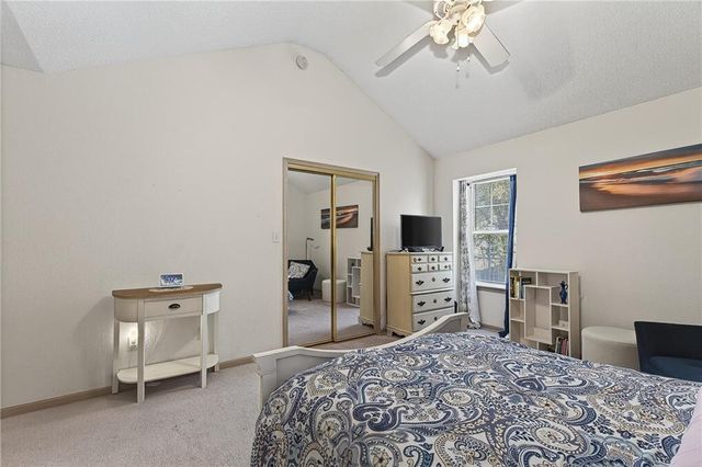 1325 SE Lexington Avenue 134C, Lee's Summit, MO 64081