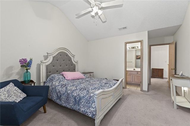 1325 SE Lexington Avenue 134C, Lee's Summit, MO 64081