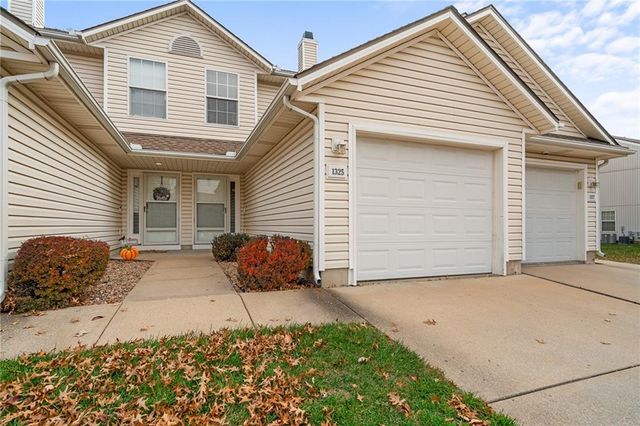 1325 SE Lexington Avenue 134C, Lee's Summit, MO 64081