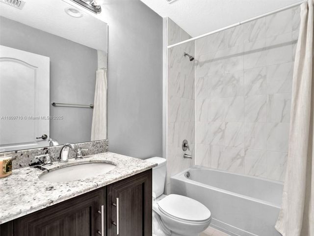 5907 Monterra Club Dr, Lake Worth, FL 33463