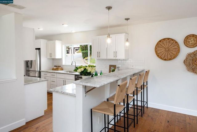 28 28 Southwood Dr, Orinda, CA 94563