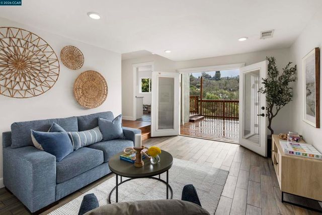 28 28 Southwood Dr, Orinda, CA 94563