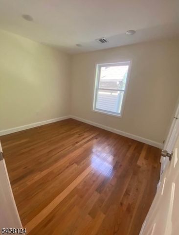 95 Ellis Ave, Irvington Twp., NJ 07111