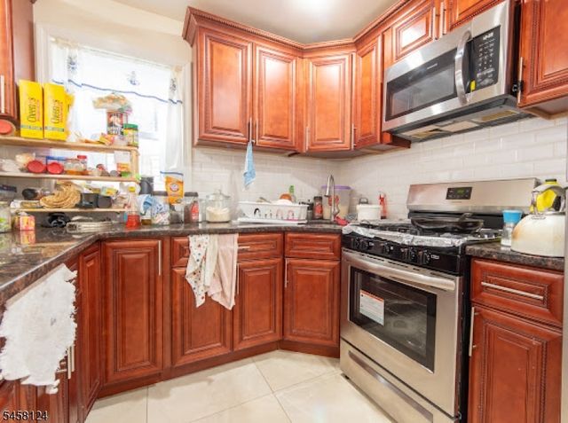 95 Ellis Ave, Irvington Twp., NJ 07111