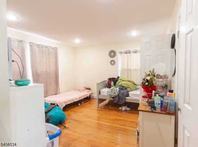 95 Ellis Ave, Irvington Twp., NJ 07111