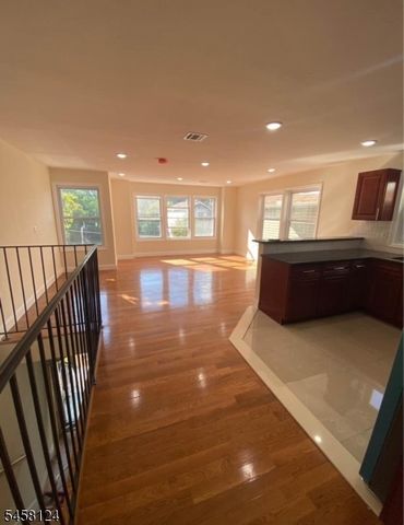 95 Ellis Ave, Irvington Twp., NJ 07111