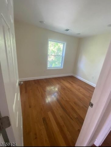 95 Ellis Ave, Irvington Twp., NJ 07111
