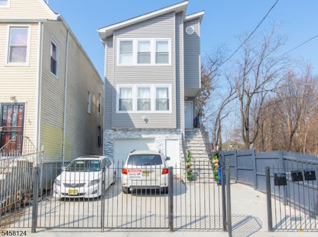 95 Ellis Ave, Irvington Twp., NJ 07111