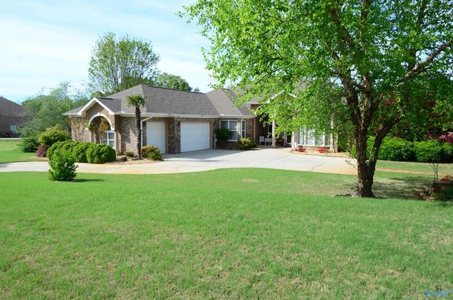 12820 Saint Andrews Drive, Athens, AL 35611