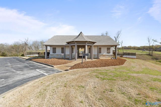 12820 Saint Andrews Drive, Athens, AL 35611