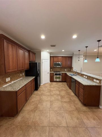 2614 Enclave At Shady Acres Court, Houston, TX 77008