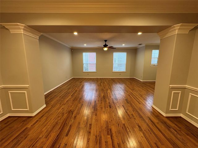 2614 Enclave At Shady Acres Court, Houston, TX 77008