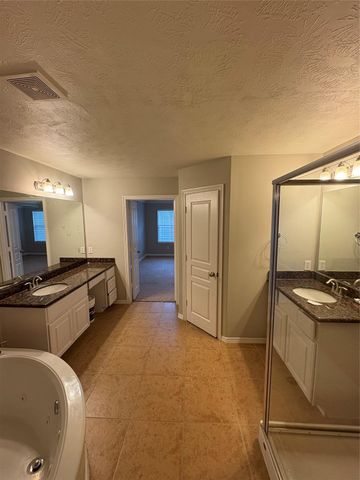 2614 Enclave At Shady Acres Court, Houston, TX 77008