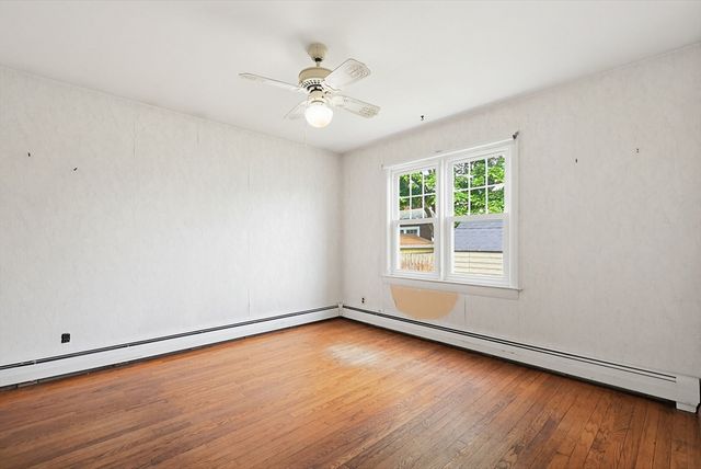 66 Little Neck Avenue, Swansea, MA 02777