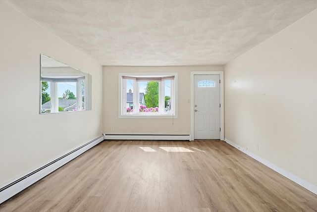 66 Little Neck Avenue, Swansea, MA 02777