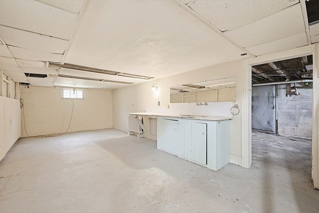 66 Little Neck Avenue, Swansea, MA 02777