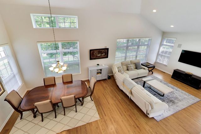 1958 Trevino Terrace, Vernon Hills, IL 60061