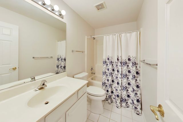 1958 Trevino Terrace, Vernon Hills, IL 60061