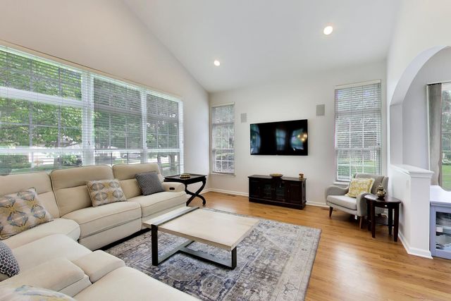 1958 Trevino Terrace, Vernon Hills, IL 60061