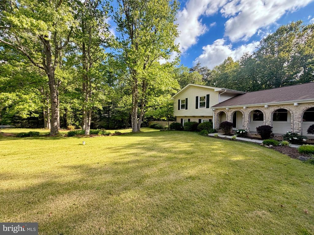 Image 2 of property listing at 5538 HUCKLEBERRY DR, Bryantown, MD 20617