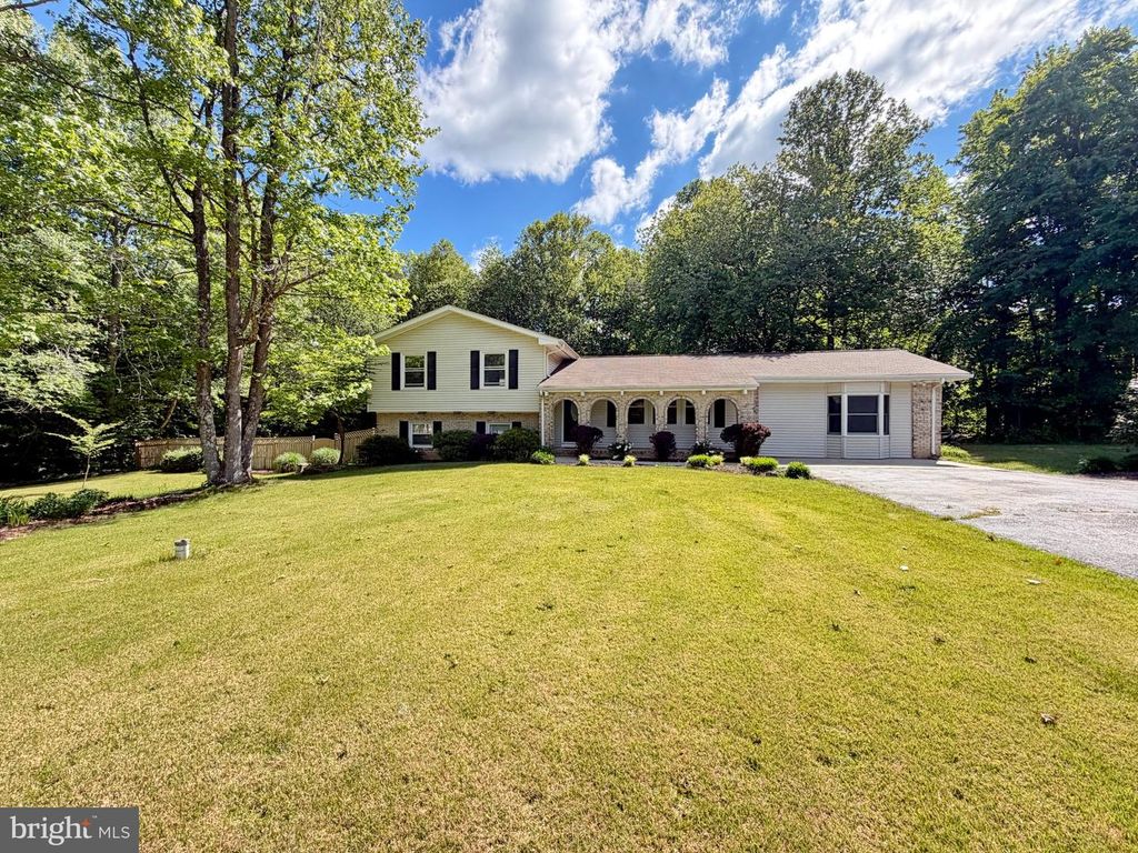 Image 74 of property listing at 5538 HUCKLEBERRY DR, Bryantown, MD 20617