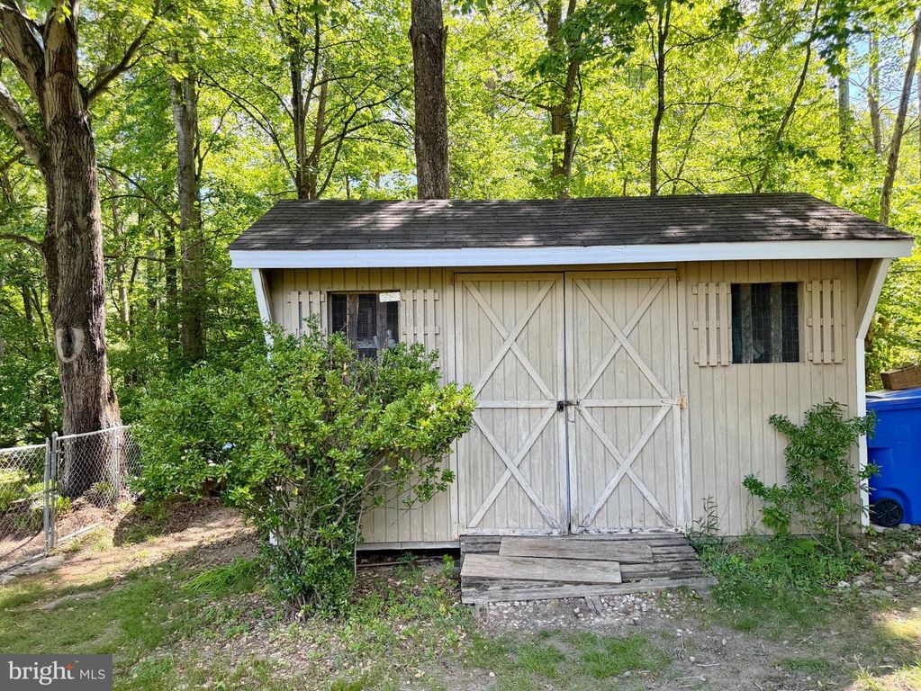 Image 75 of property listing at 5538 HUCKLEBERRY DR, Bryantown, MD 20617
