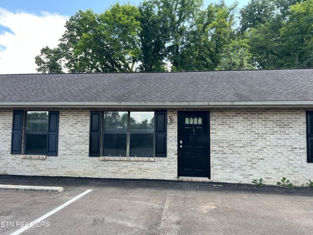 2709 Roberts Rd, Kodak, TN 37764