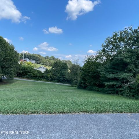 2709 Roberts Rd, Kodak, TN 37764