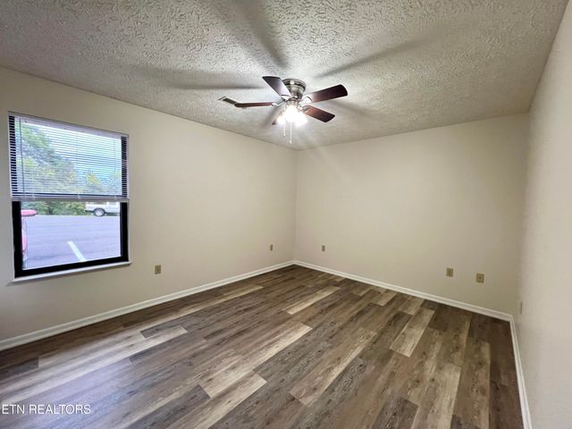 2709 Roberts Rd, Kodak, TN 37764