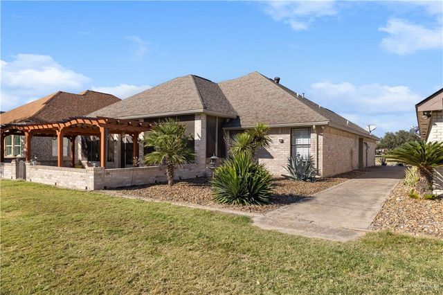 3522 E Country Club N Drive, Edinburg, TX 78542