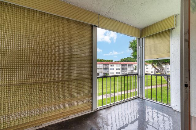 8940 S Hollybrook Blvd 307, Pembroke Pines, FL 33025