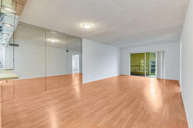 8940 S Hollybrook Blvd 307, Pembroke Pines, FL 33025