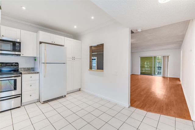 8940 S Hollybrook Blvd 307, Pembroke Pines, FL 33025