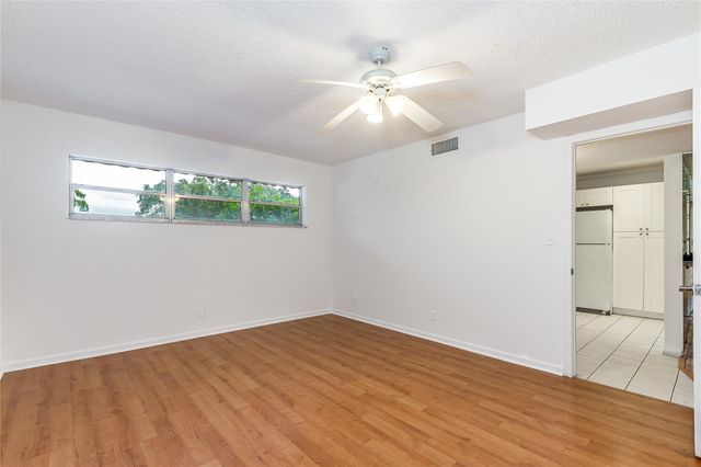 8940 S Hollybrook Blvd 307, Pembroke Pines, FL 33025