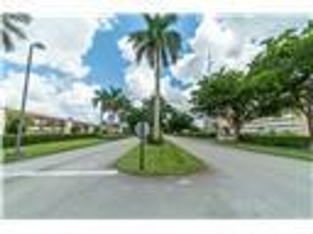 8940 S Hollybrook Blvd 307, Pembroke Pines, FL 33025